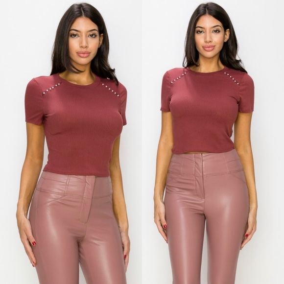 Tops - Pearl detail top in burgundy